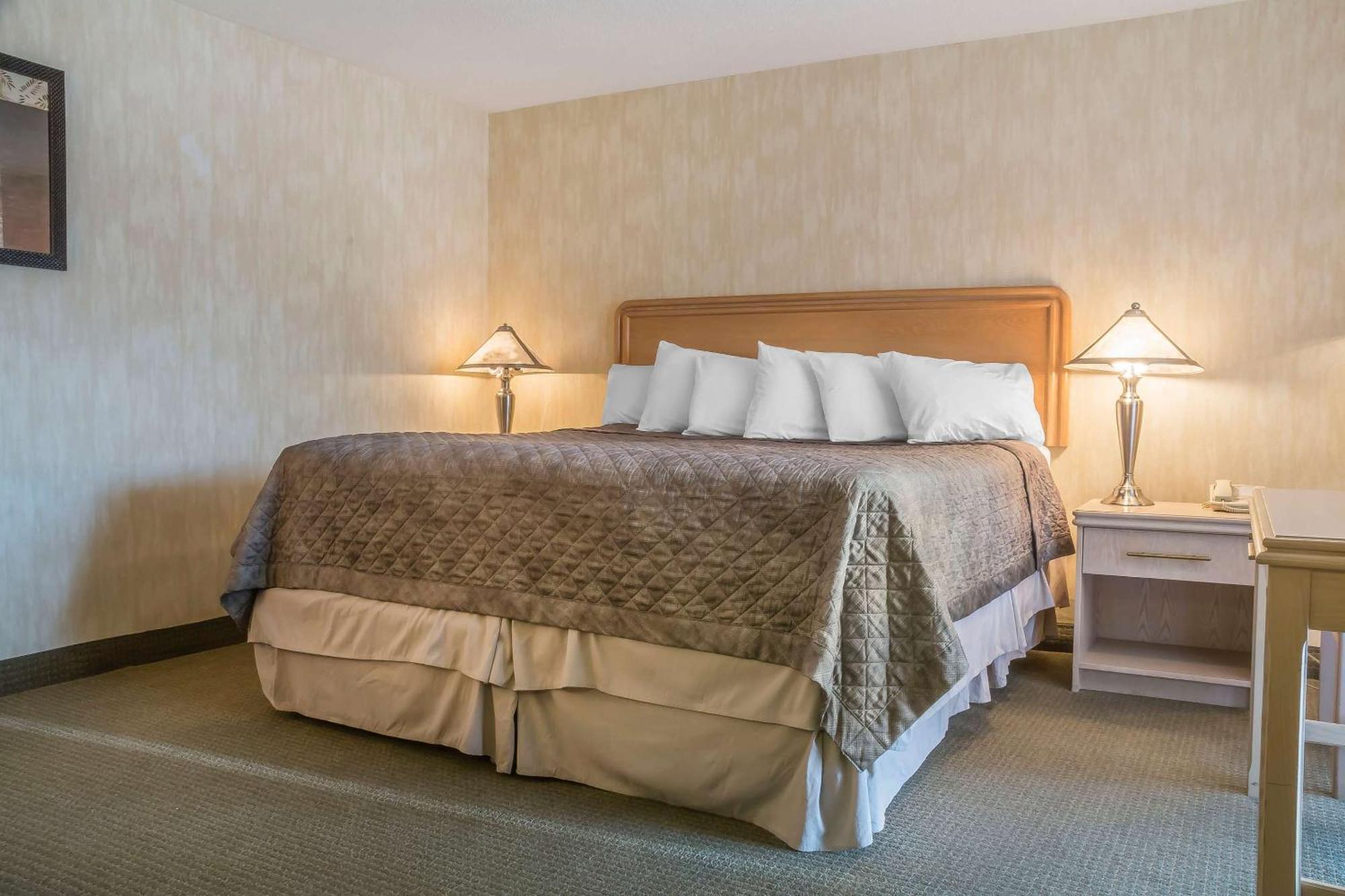 Rodeway Inn Fallsview Niagara Falls Eksteriør billede