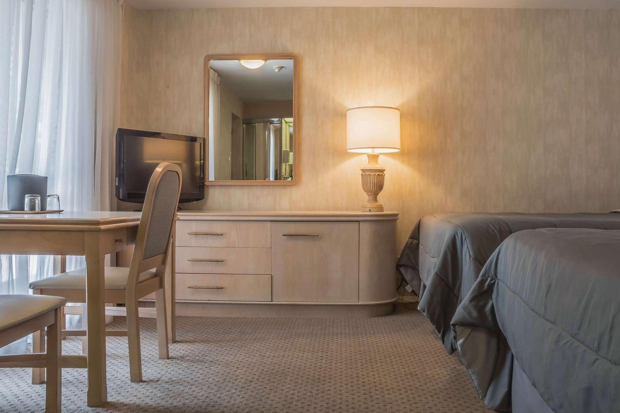 Rodeway Inn Fallsview Niagara Falls Eksteriør billede