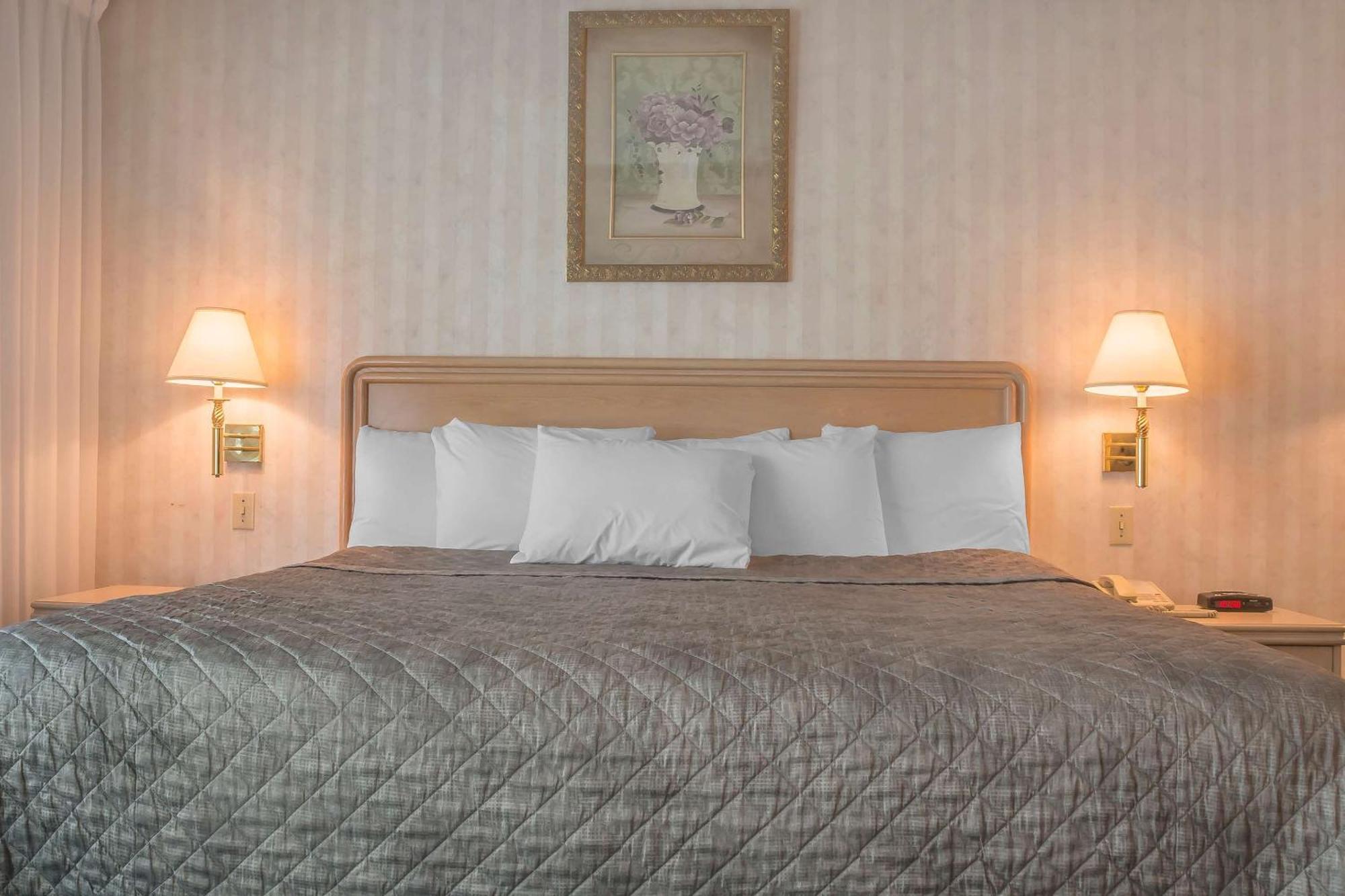 Rodeway Inn Fallsview Niagara Falls Eksteriør billede