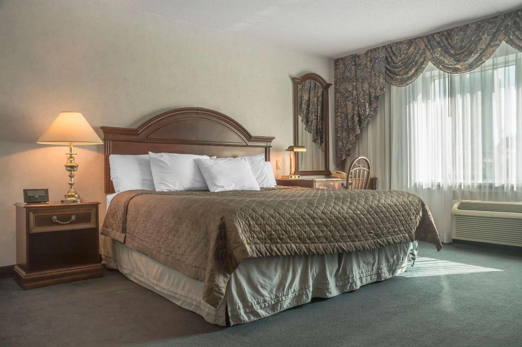 Rodeway Inn Fallsview Niagara Falls Eksteriør billede